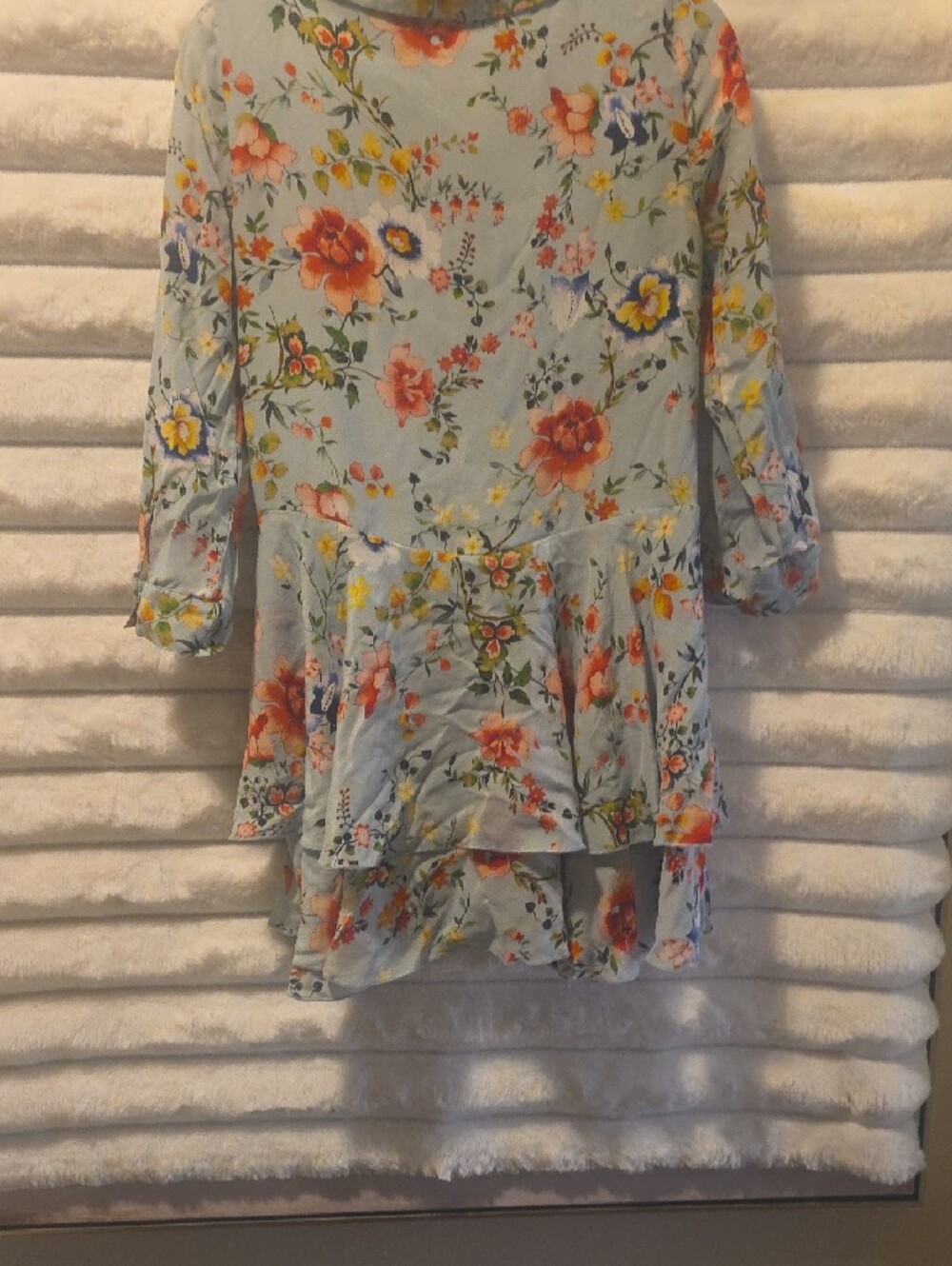 Alice + Olivia Light Blue Floral Peplum Tunic Size M - Picture 8 of 9